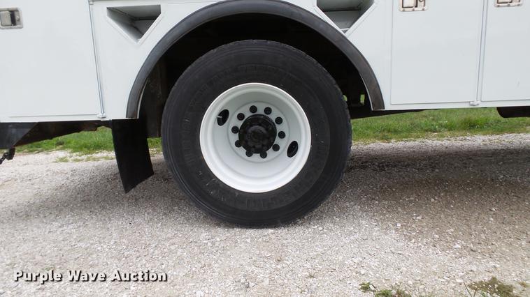 image for item DD7366 2001 Freightliner FL70 service truck