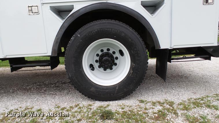 image for item DD7366 2001 Freightliner FL70 service truck