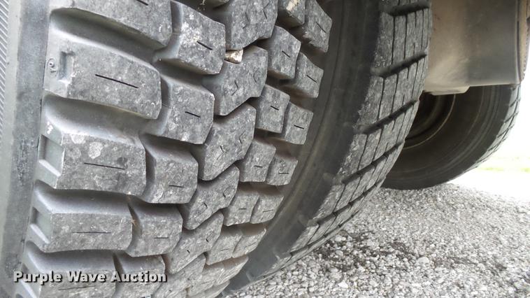 image for item DD7366 2001 Freightliner FL70 service truck