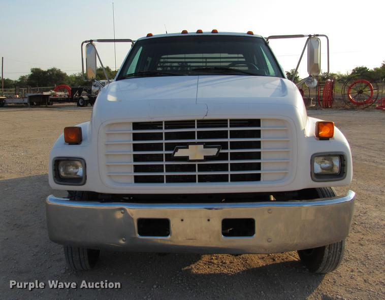 image for item DE0187 2000 Chevrolet C6500 flatbed truck