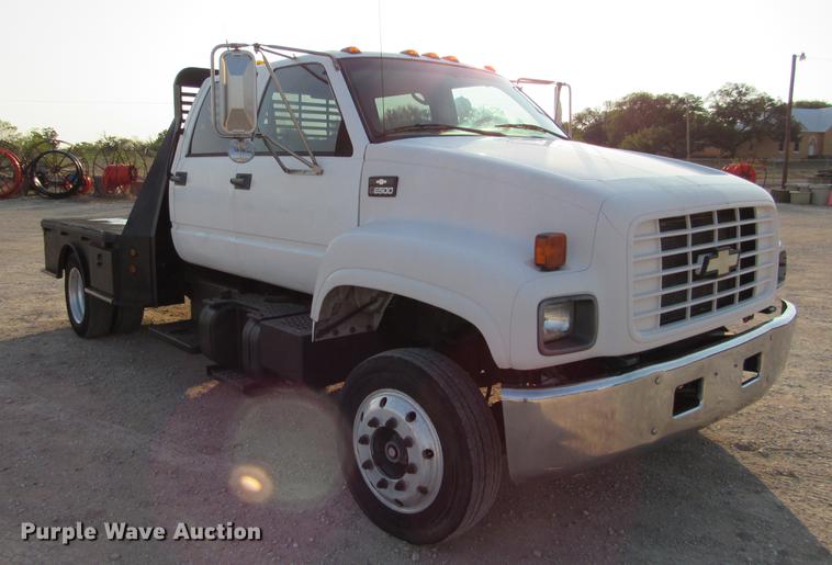 image for item DE0187 2000 Chevrolet C6500 flatbed truck
