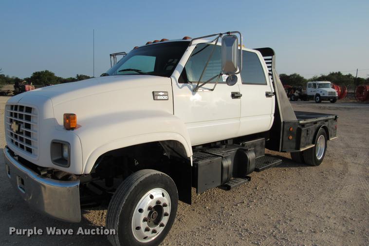 image for item DE0187 2000 Chevrolet C6500 flatbed truck