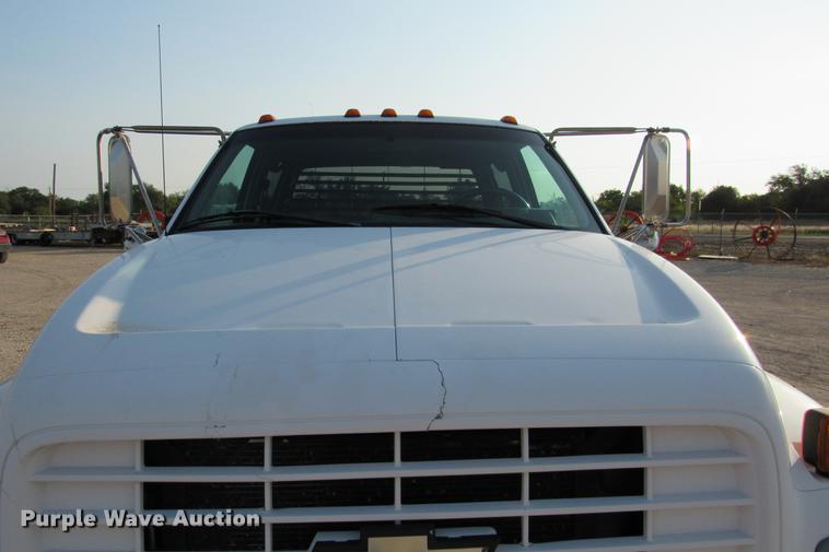 image for item DE0187 2000 Chevrolet C6500 flatbed truck