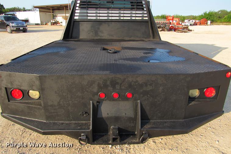image for item DE0187 2000 Chevrolet C6500 flatbed truck