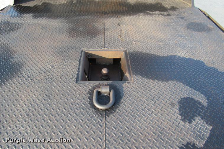 image for item DE0187 2000 Chevrolet C6500 flatbed truck