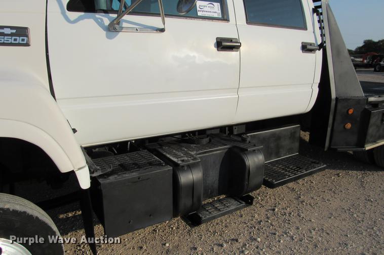 image for item DE0187 2000 Chevrolet C6500 flatbed truck