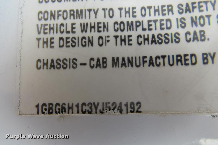 image for item DE0187 2000 Chevrolet C6500 flatbed truck