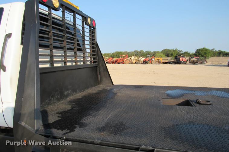 image for item DE0187 2000 Chevrolet C6500 flatbed truck