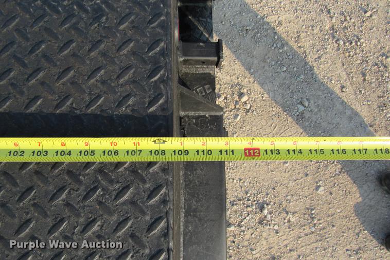 image for item DE0187 2000 Chevrolet C6500 flatbed truck