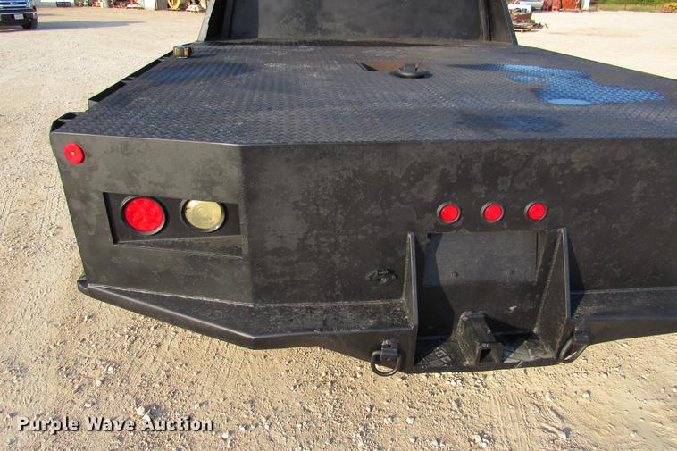 image for item DE0187 2000 Chevrolet C6500 flatbed truck