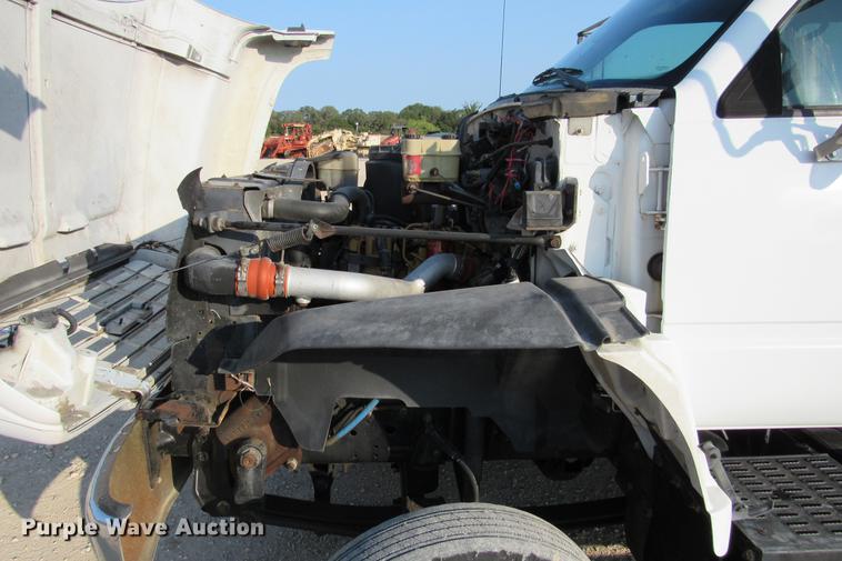 image for item DE0187 2000 Chevrolet C6500 flatbed truck