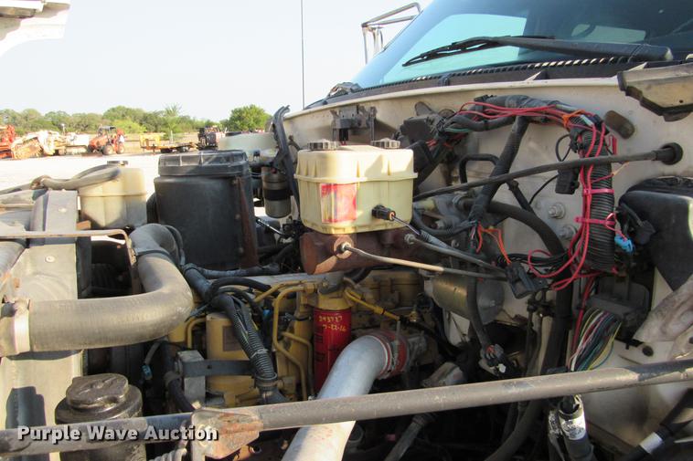 image for item DE0187 2000 Chevrolet C6500 flatbed truck