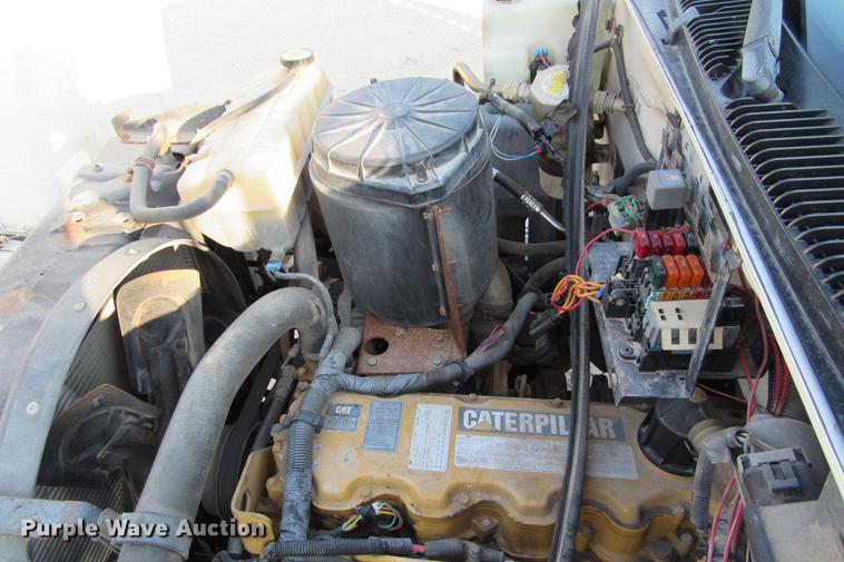 image for item DE0187 2000 Chevrolet C6500 flatbed truck