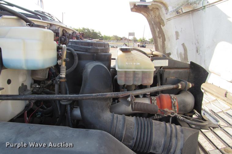 image for item DE0187 2000 Chevrolet C6500 flatbed truck