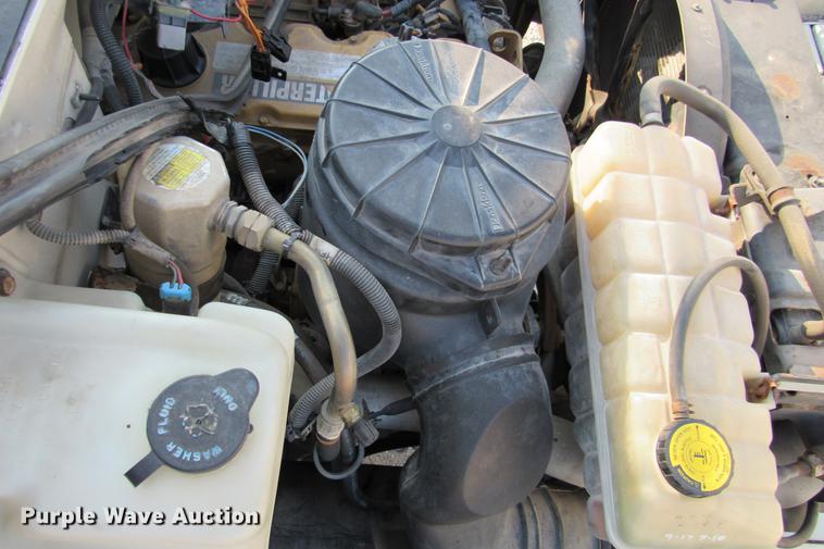 image for item DE0187 2000 Chevrolet C6500 flatbed truck