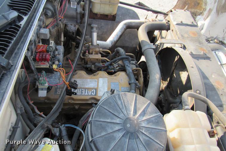 image for item DE0187 2000 Chevrolet C6500 flatbed truck