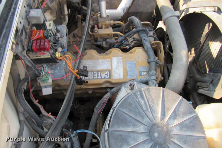 image for item DE0187 2000 Chevrolet C6500 flatbed truck