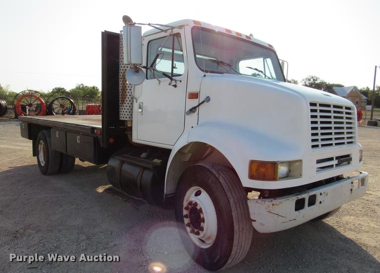 image for item DE0188 1997 International 8100 flatbed truck