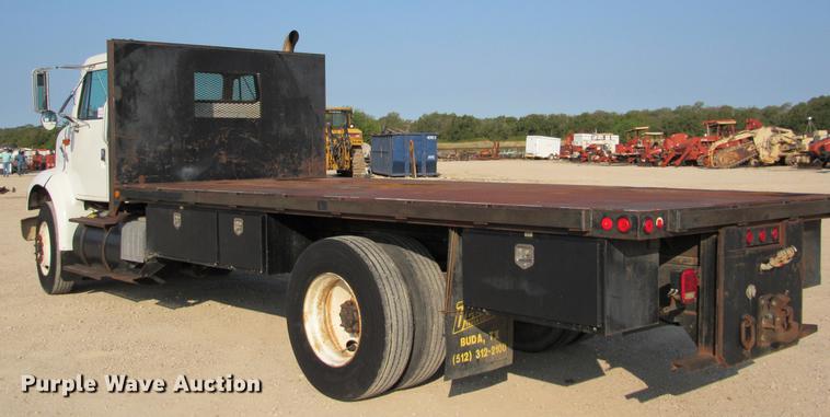 image for item DE0188 1997 International 8100 flatbed truck