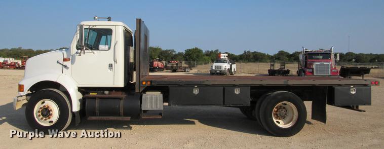 image for item DE0188 1997 International 8100 flatbed truck