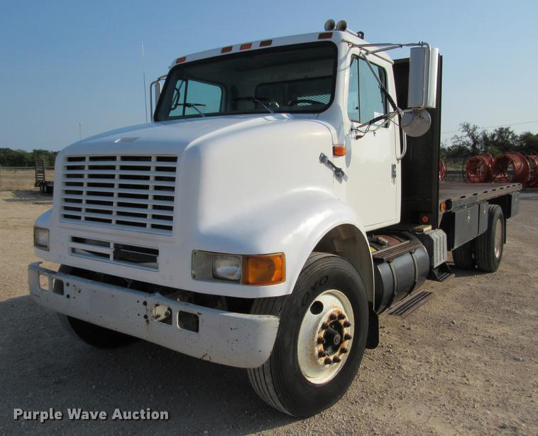 image for item DE0188 1997 International 8100 flatbed truck