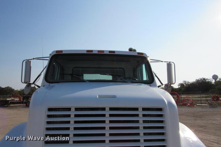 image for item DE0188 1997 International 8100 flatbed truck