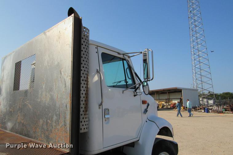 image for item DE0188 1997 International 8100 flatbed truck