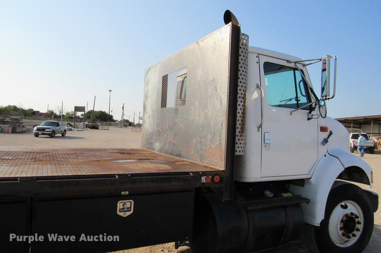 image for item DE0188 1997 International 8100 flatbed truck