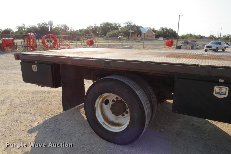 image for item DE0188 1997 International 8100 flatbed truck