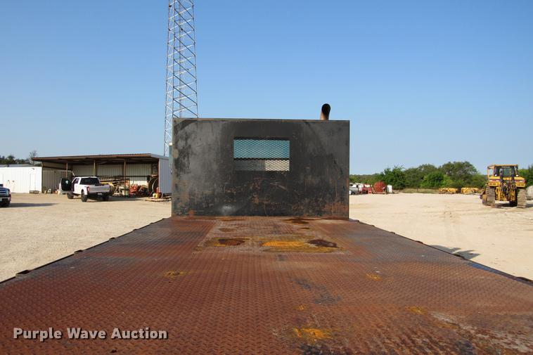 image for item DE0188 1997 International 8100 flatbed truck