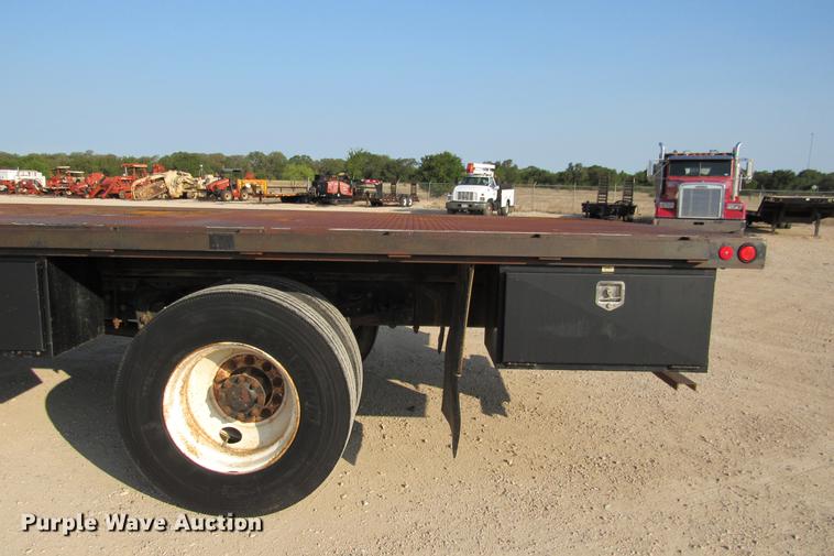 image for item DE0188 1997 International 8100 flatbed truck
