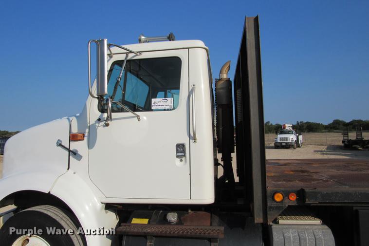 image for item DE0188 1997 International 8100 flatbed truck