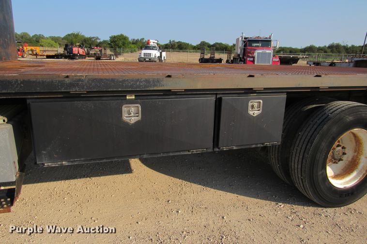 image for item DE0188 1997 International 8100 flatbed truck