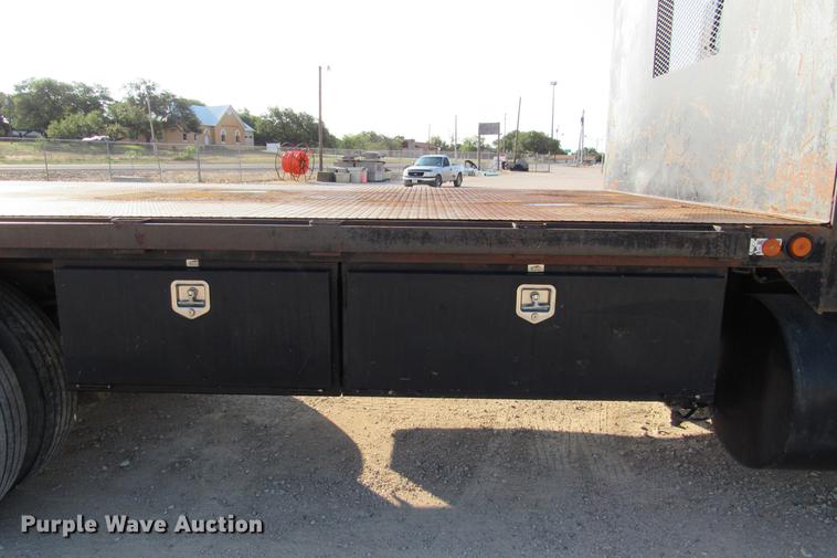 image for item DE0188 1997 International 8100 flatbed truck