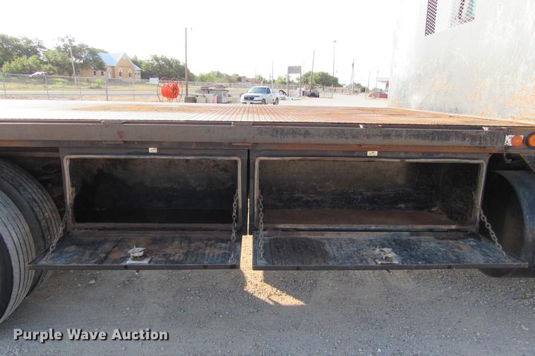 image for item DE0188 1997 International 8100 flatbed truck