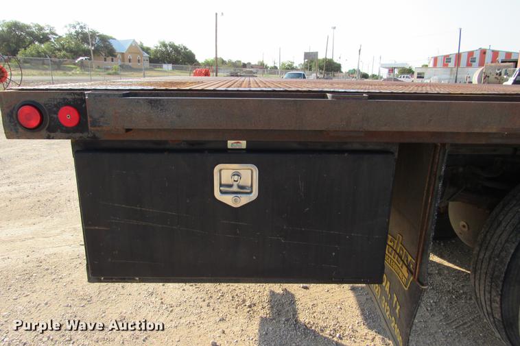 image for item DE0188 1997 International 8100 flatbed truck