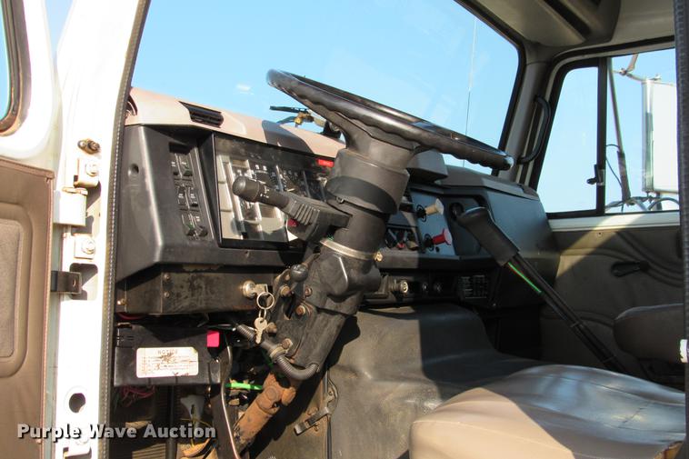 image for item DE0188 1997 International 8100 flatbed truck