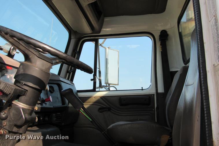 image for item DE0188 1997 International 8100 flatbed truck