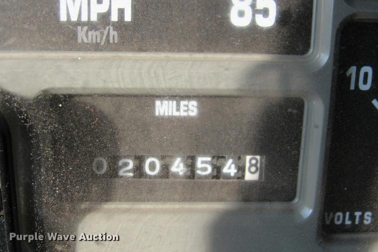 image for item DE0188 1997 International 8100 flatbed truck