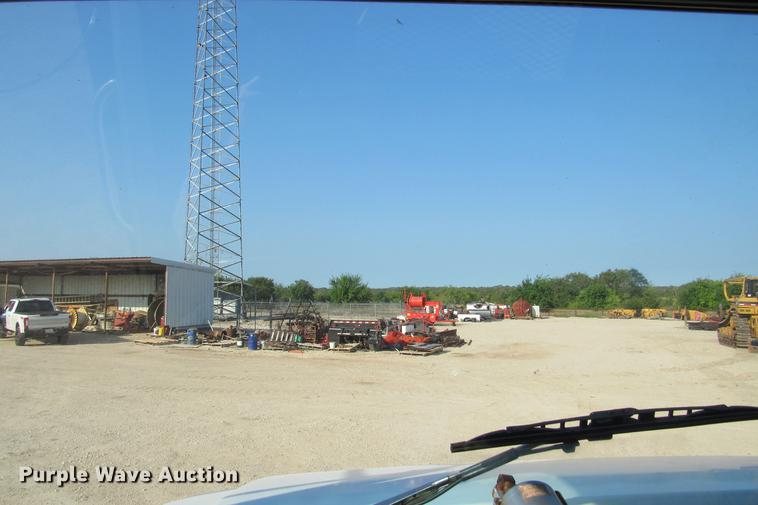 image for item DE0188 1997 International 8100 flatbed truck