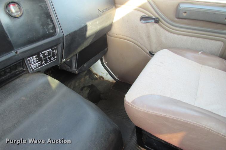 image for item DE0188 1997 International 8100 flatbed truck