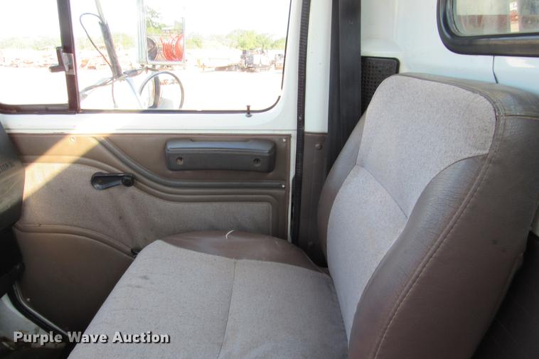 image for item DE0188 1997 International 8100 flatbed truck