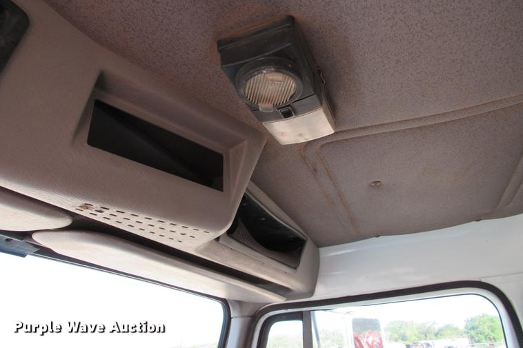 image for item DE0188 1997 International 8100 flatbed truck