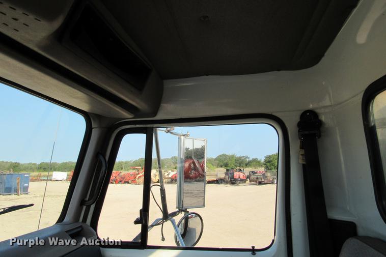 image for item DE0188 1997 International 8100 flatbed truck