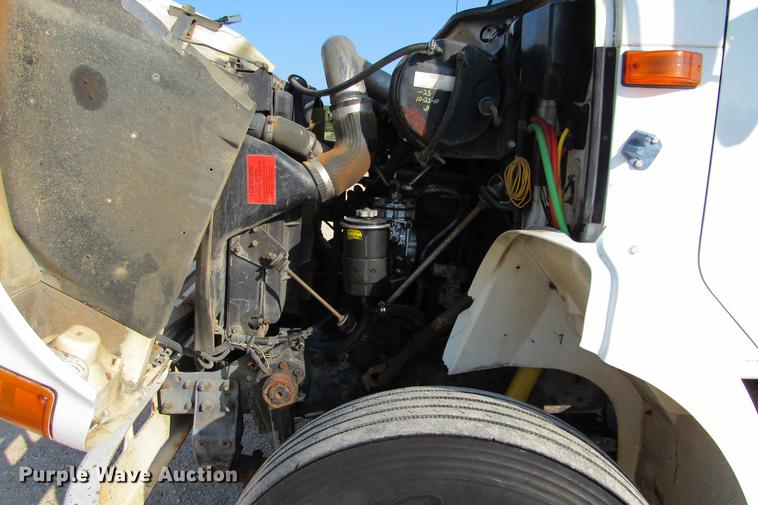 image for item DE0188 1997 International 8100 flatbed truck