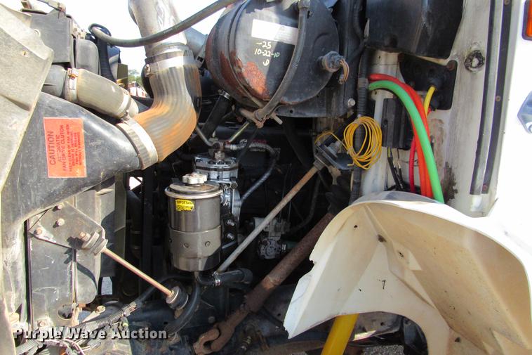 image for item DE0188 1997 International 8100 flatbed truck