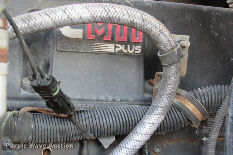 image for item DE0188 1997 International 8100 flatbed truck