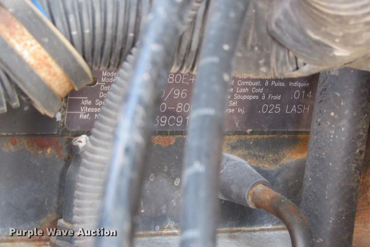 image for item DE0188 1997 International 8100 flatbed truck