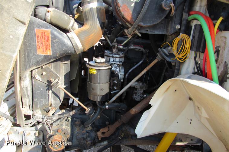 image for item DE0188 1997 International 8100 flatbed truck