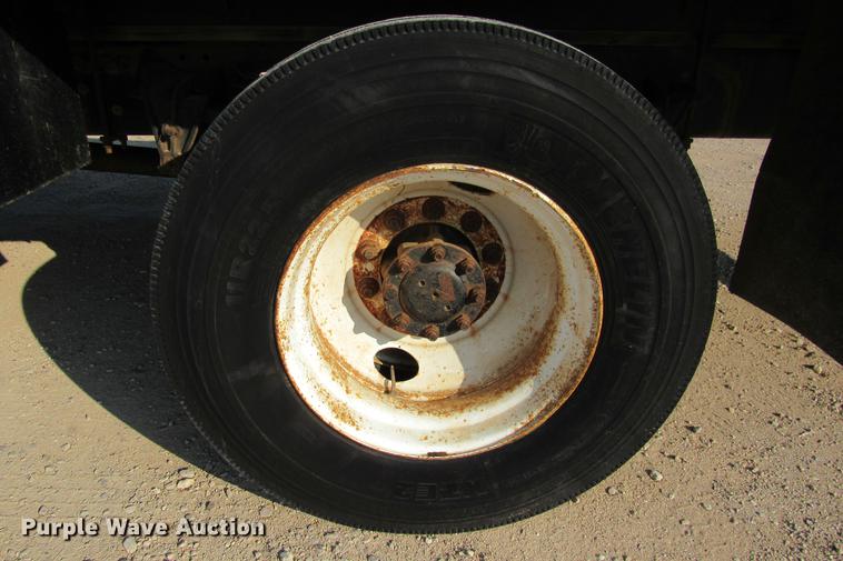 image for item DE0188 1997 International 8100 flatbed truck